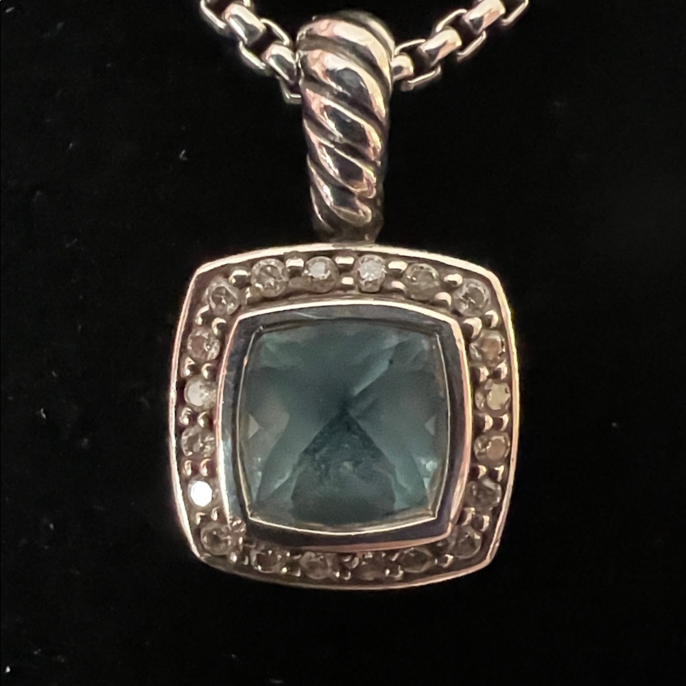 David Yurman Petite Albion Pendant Necklace in Sterling Silver with blue Topaz - Picture 12 of 17